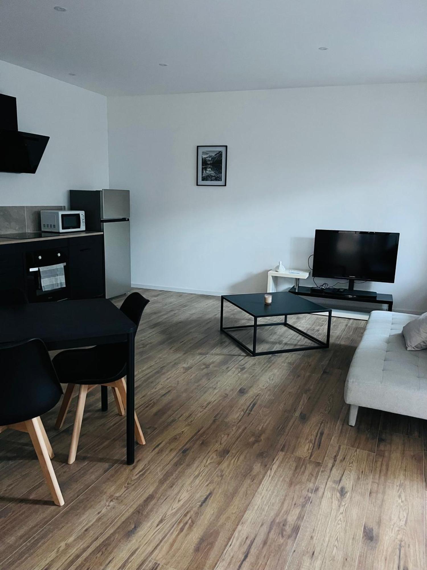 Logements 6 Pers A 15 Minutes D Angers Corne Exterior photo