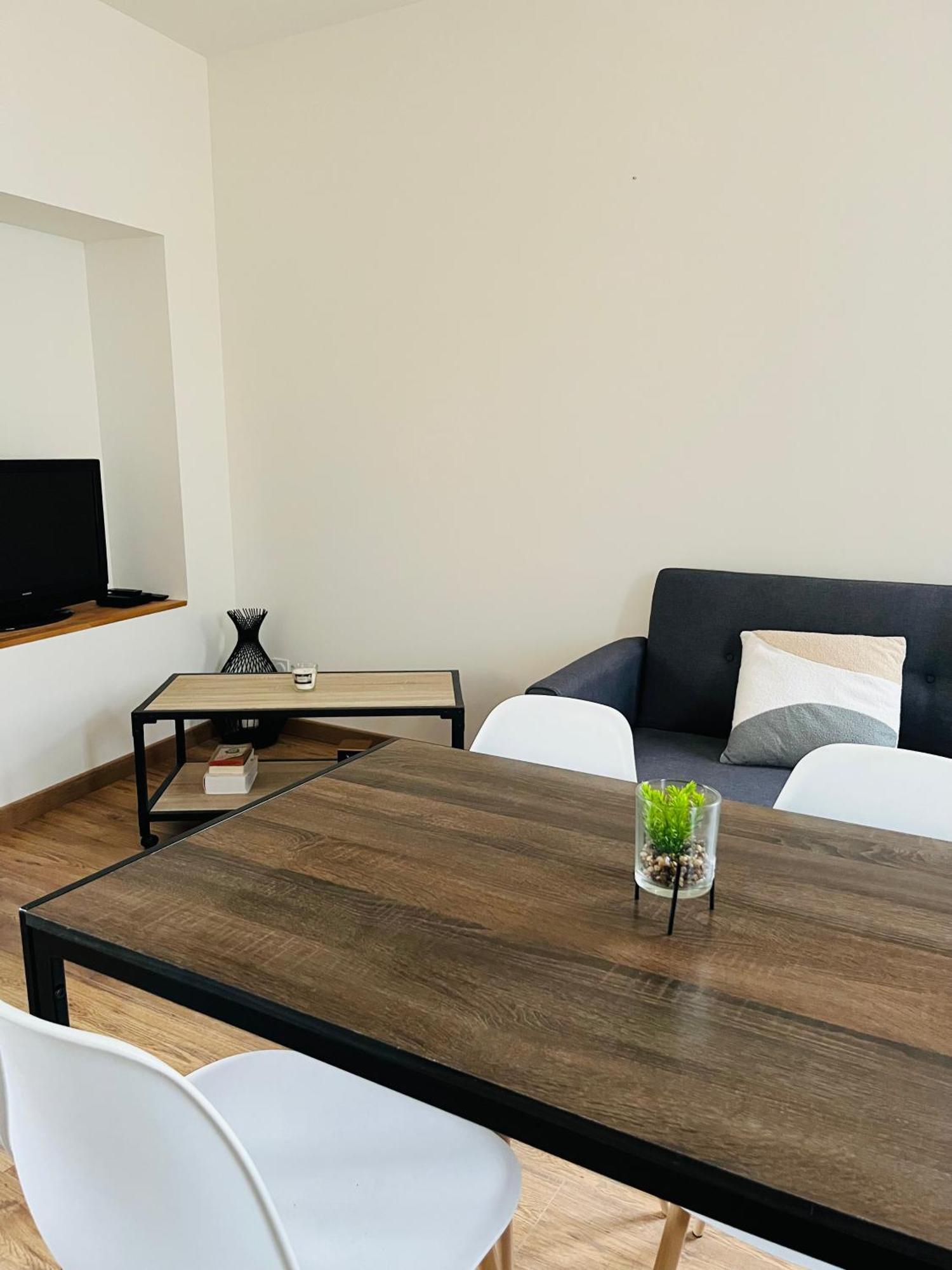 Logements 6 Pers A 15 Minutes D Angers Corne Exterior photo